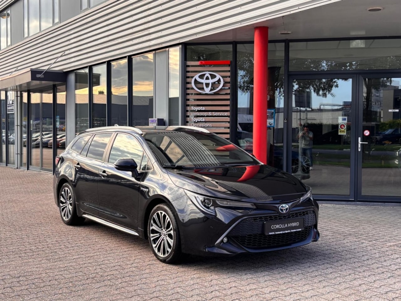 Toyota Corolla Touring Sports - 2.0 Hybrid Dynamic | Nav | A. camera | Dodehoek | Keyless | Dealeronderhouden - AutoWereld.nl