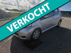 Toyota Aygo - 1.0-12V Access Airco Onderhouden Elek.pakket Parrot