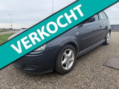Opel Corsa - 1.4-16V Silverline Airco Trekhaak Velg 2DeEigenaar APK 10-2026