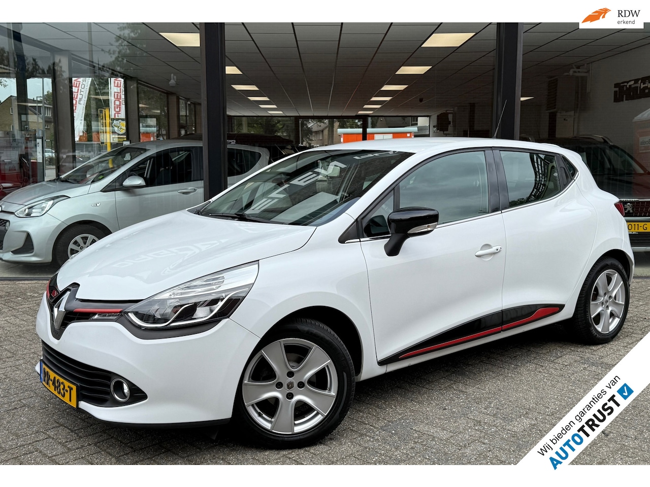 Renault Clio - 1.2 Dynamique AIRCO | NAVI | KEYLESS | CRUISE | NW APK - AutoWereld.nl