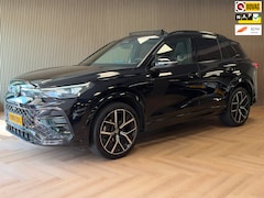 Volkswagen Tiguan - 1.5 eTSI R-Line Business DSG PANO NAVI 360CAM TREKHAAK BTW IQ LIGHT
