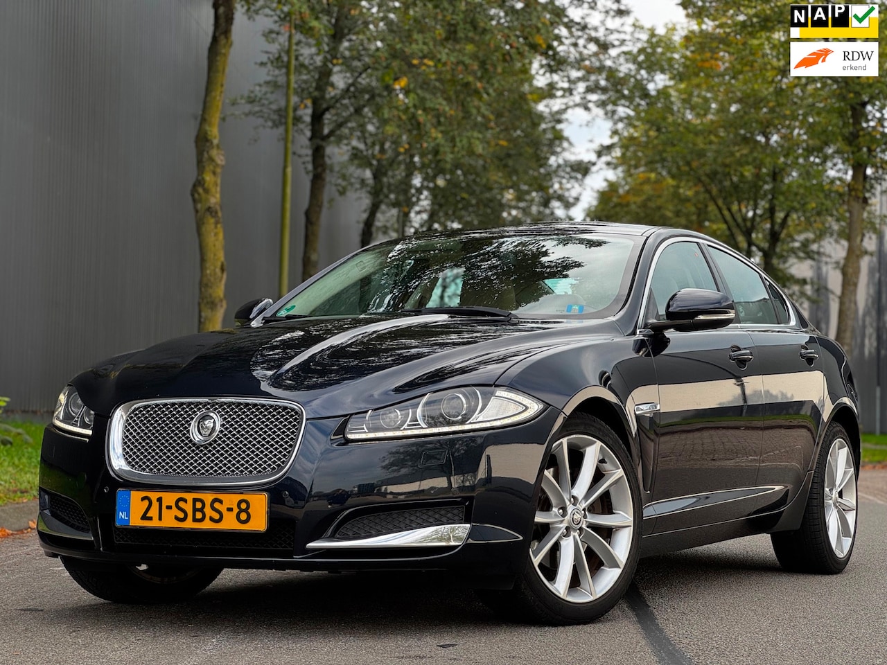 Jaguar XF - 2.2D|AUT|XENON|NAVI|CAMERA|PDC|LEDER|ELEKSTOEL|LED|BOEKJES|2XSLEUTELS| - AutoWereld.nl