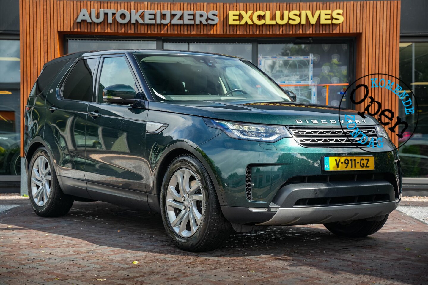Land Rover Discovery - 3.0 SDV6 HSE Luxury Leer Cruise Navigatie Camera Stoelverw. Keyless Stuurverw. - AutoWereld.nl