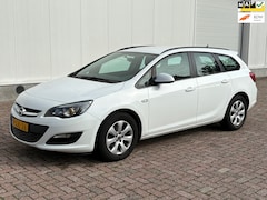 Opel Astra Sports Tourer - 1.4 Business +