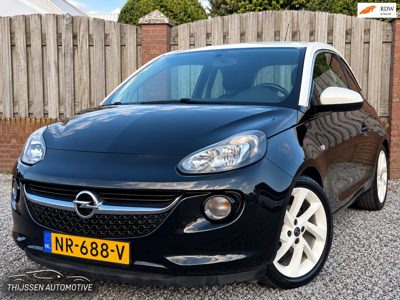 Opel ADAM - 1.4 Glam Favourite BLACK&WHITE EDITION CLIMATECONTROL HALF LEER NAVI - AutoWereld.nl