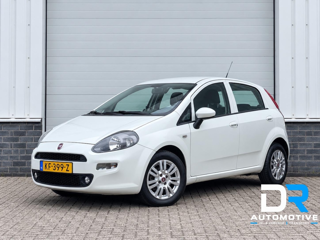 Fiat Punto Evo - 0.9 TwinAir Lounge | APK 08-2027 | NAP | SPORTSTOELEN - AutoWereld.nl