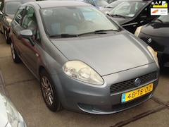 Fiat Grande Punto - 1.4-16V Dynamicairco elek pak nap apk