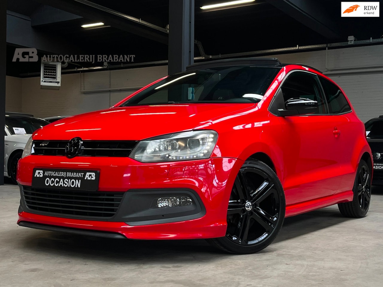 Volkswagen Polo - 1.2 TSI Highline 2xR-Line Pano/Volledig Onderhouden - AutoWereld.nl