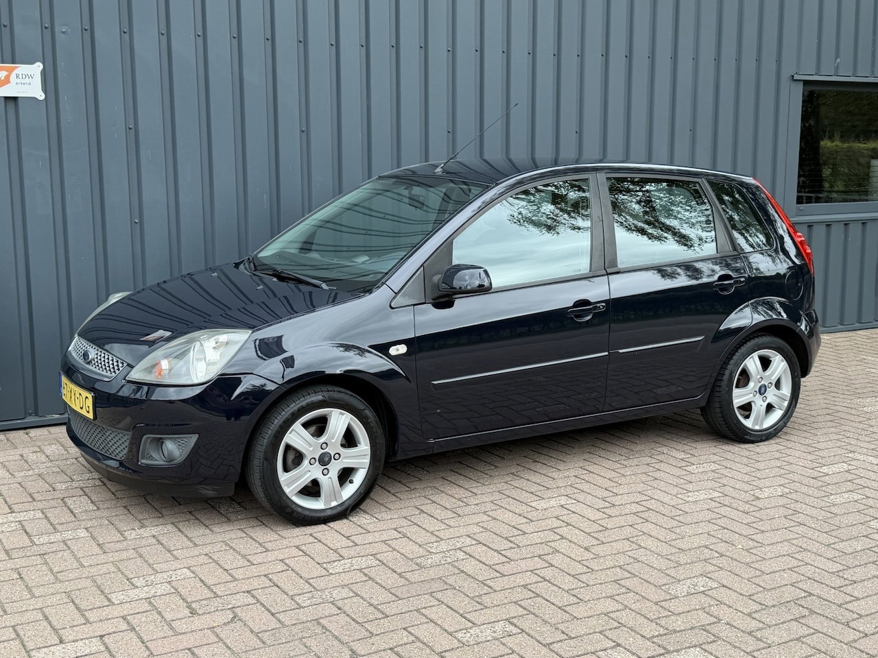 Ford Fiesta - 1.6-16V Futura AUTOMAAT!/NAP!/DEALER OND.!/AIRCO!/ - AutoWereld.nl