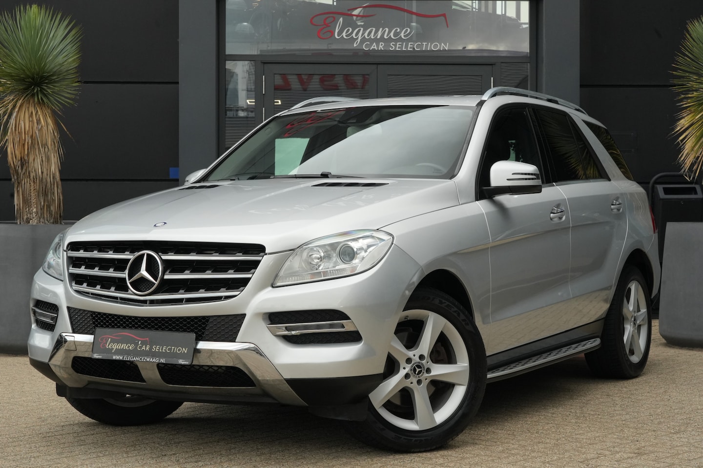 Mercedes-Benz M-klasse - 350 | 306PK | Schuifdak | Leder | Camera | Keyless Een indrukwekkend exemplaar van de Merc - AutoWereld.nl