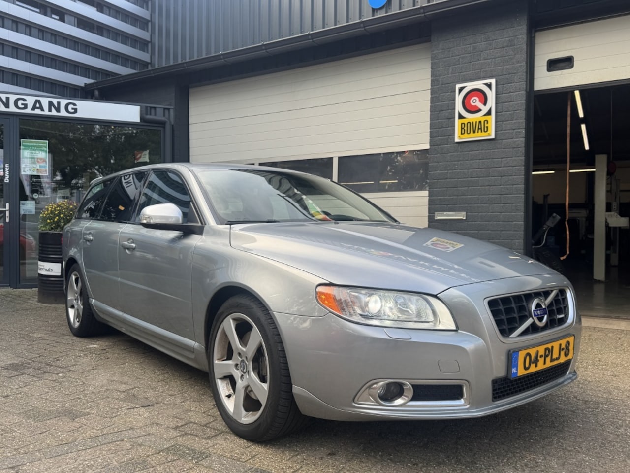 Volvo V70 - 2.0 D3 R-Design 2.0 D3 R-Design - AutoWereld.nl