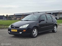 Ford Focus - 1.6-16V Trend Airco / 5 deurs / NAP / APK