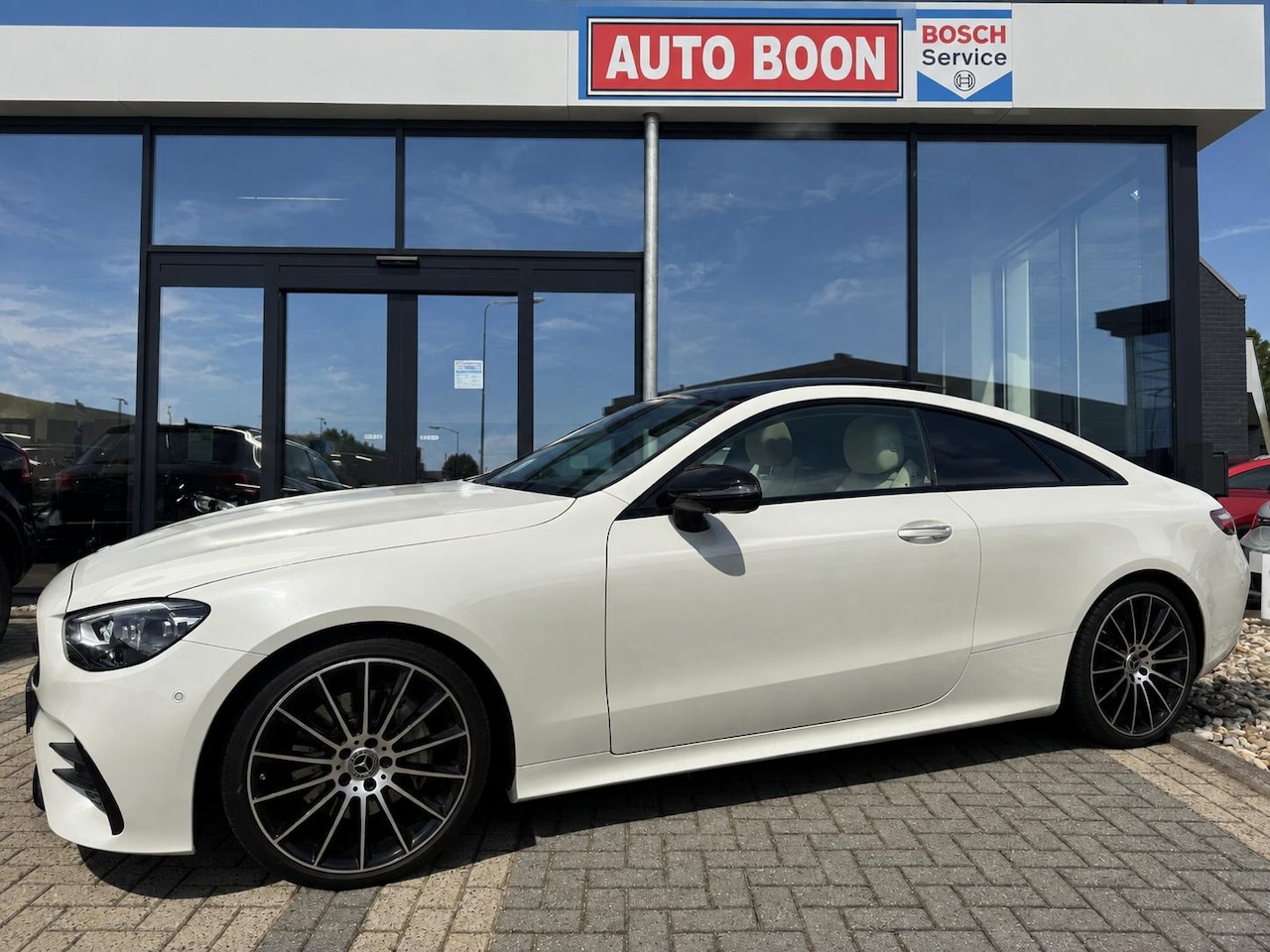 Mercedes-Benz E-klasse Coupé - 200 AMG NIGHT/PANO/BURM./HUD/MEMORY/20''AMG/SFEER/ WIDESCREEN/SOFTCLOSE/APPCARPLAY/P-CAM36 - AutoWereld.nl
