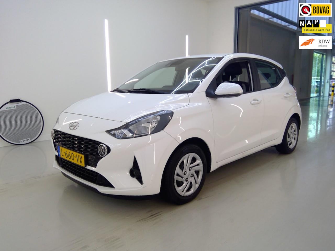 Hyundai i10 - 1.0 Comfort+Apple-Carplay+Cruise-control+aircoElek-Pakket+Led+eder-Multie-stuur= SUPER - AutoWereld.nl