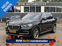BMW X5 - xDrive45e High Executive VAN: € 61.900- VOOR: € 59.877, - UW HERFSTVOORDEEL: € 2.023, -| L