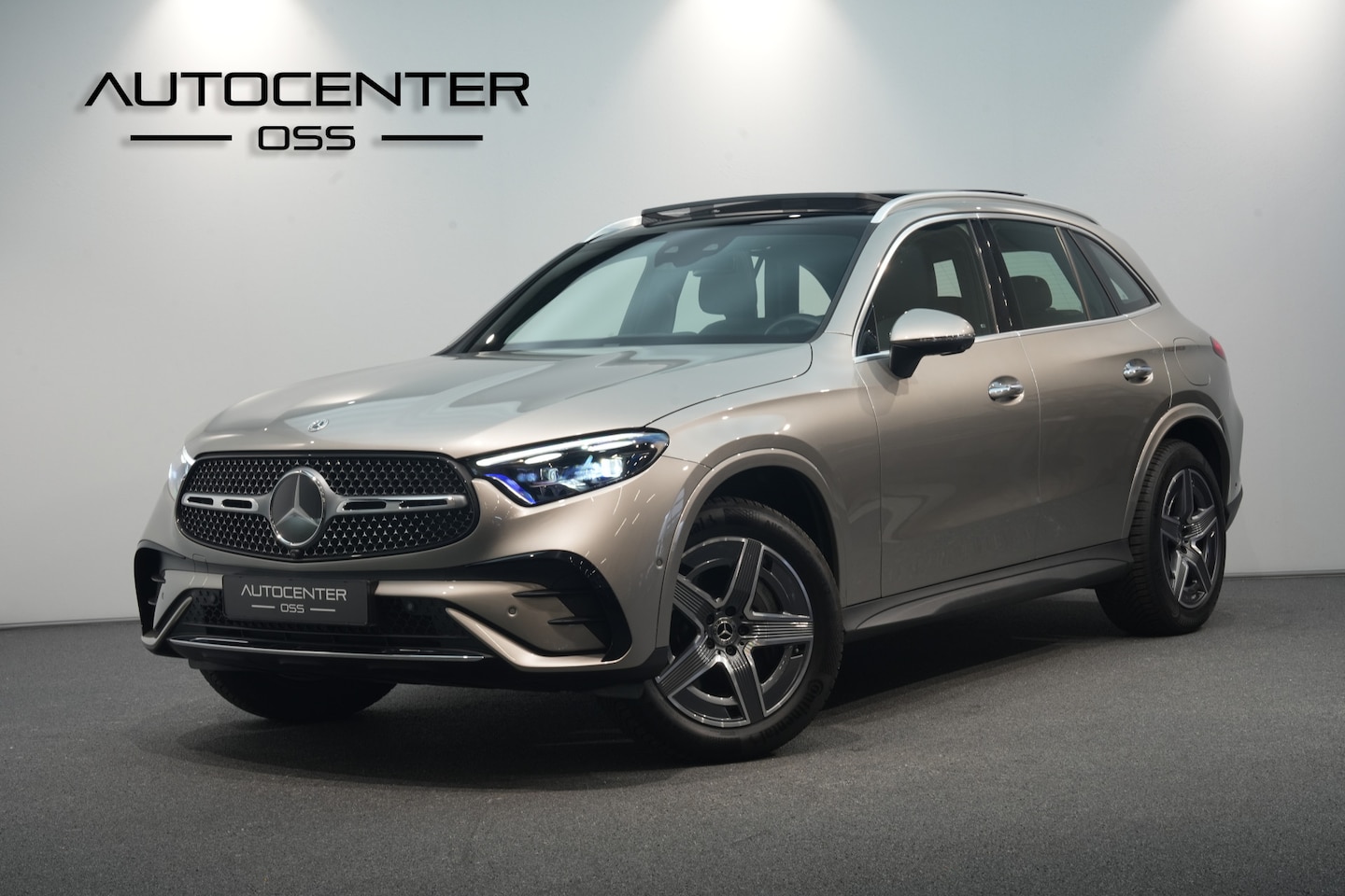 Mercedes-Benz GLC-klasse - 400e 4MATIC AMG Premium+ ✅ LEDER ✅ MASSAGE ✅ VENTILATIE ✅ TREKHAAK ✅ PANO ✅ ADAP.CRUISE - AutoWereld.nl