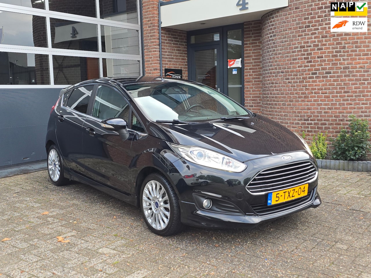 Ford Fiesta - 1.0 EcoBoost Titanium 5DR |Nap |Clima |Navi |Leer - AutoWereld.nl