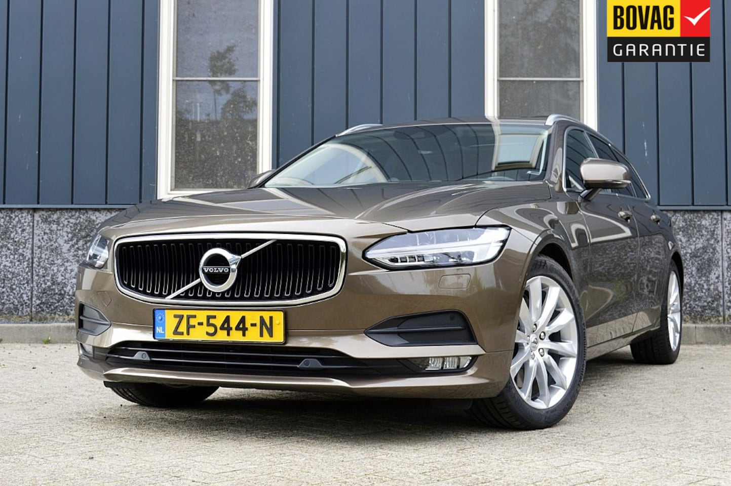 Volvo V90 - 2.0 T5 Momentum Rijklaarprijs-Garantie Panorama dak Trekhaak Led Apple/Android - AutoWereld.nl