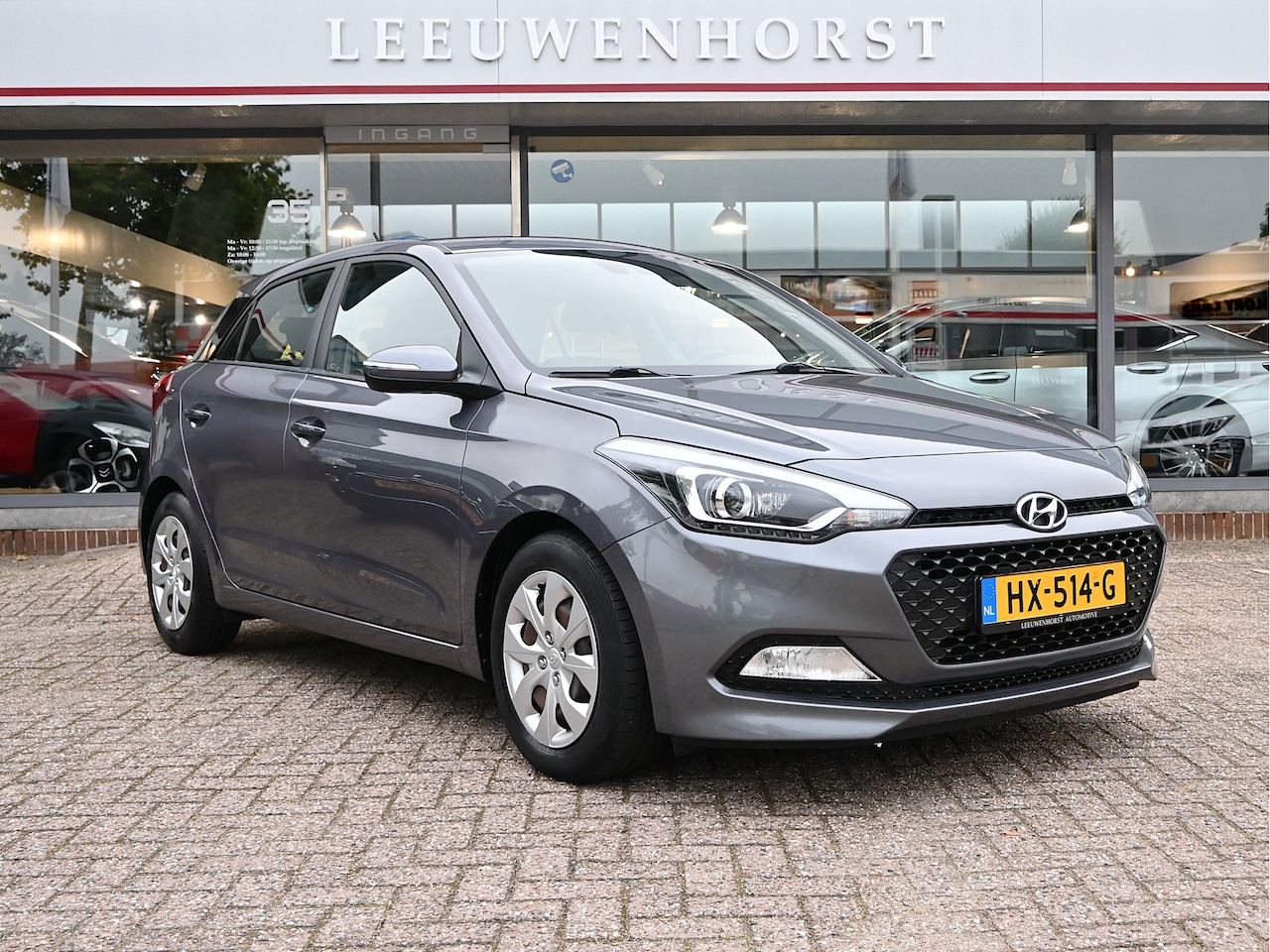 Hyundai i20 - 1.2 HP i-Motion NL-auto, trekhaak, cruise, bleutooth - AutoWereld.nl