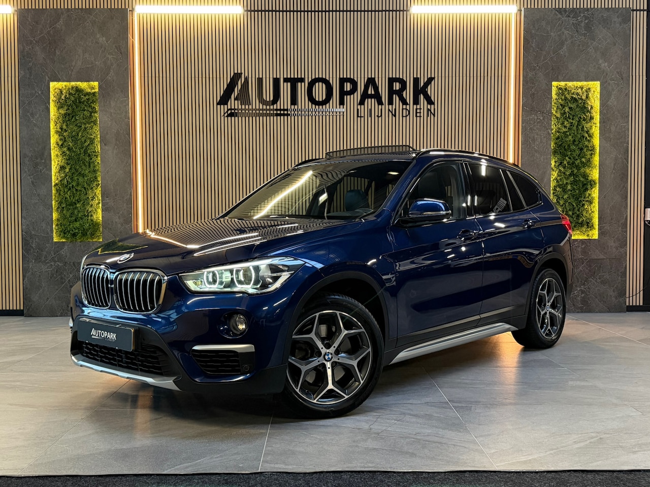 BMW X1 - SDrive20i Centennial High Executive M-SPORT|PANO|MEMORY|KEYLESS|CAMERA|LED|LEDER|SFEERVERL - AutoWereld.nl