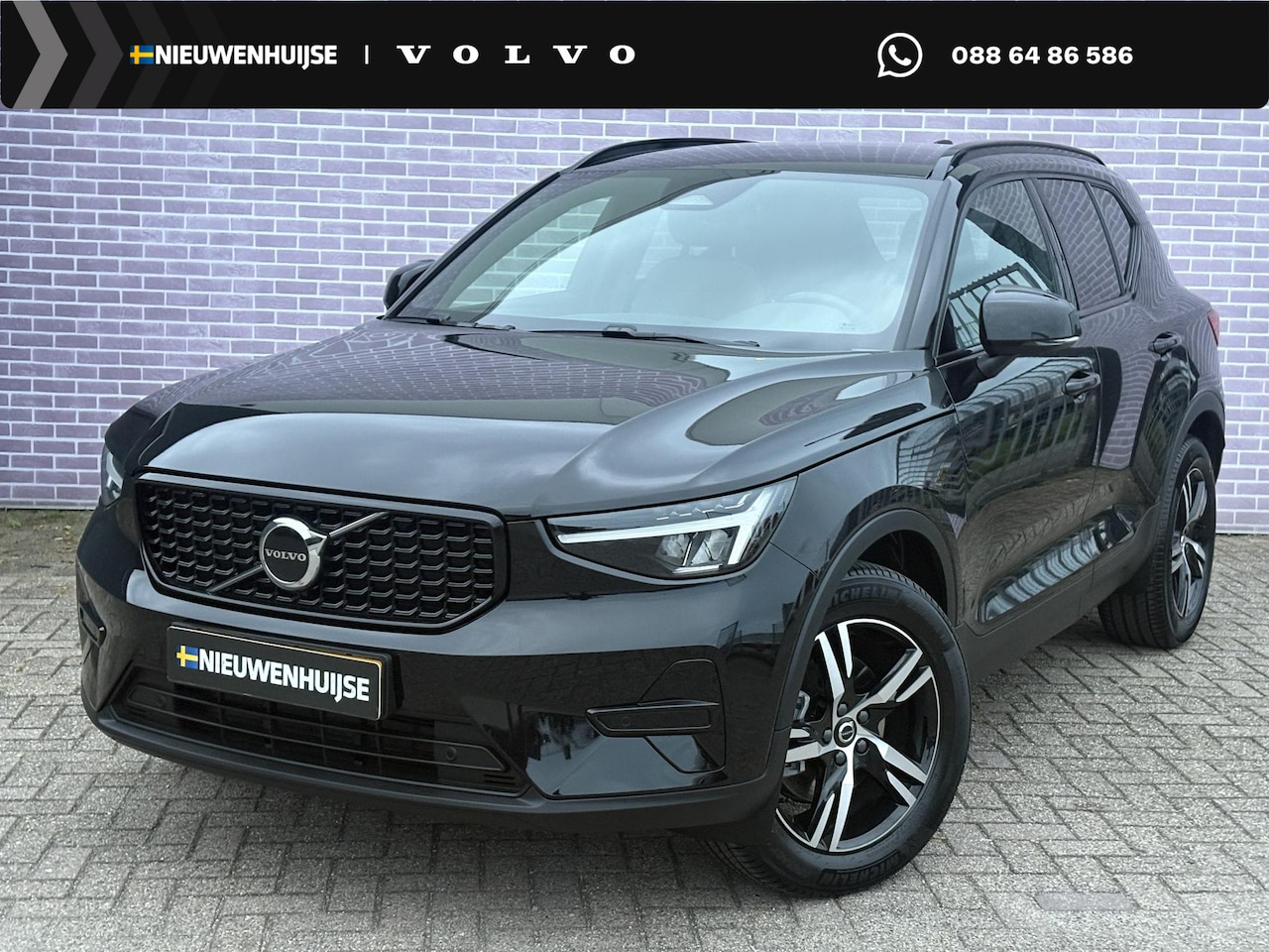 Volvo XC40 - 2.0 B4 Plus Dark | Trekhaak | Harman Kardon Audio | Achteruitrijcamera | Parkeersensoren | - AutoWereld.nl