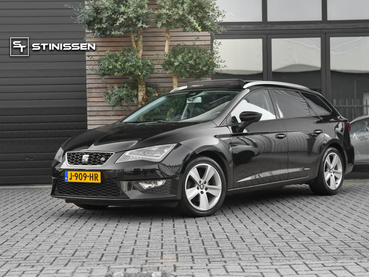 SEAT Leon ST - 1.4 EcoTSI FR Panoramadak ACC Stoelverwarming Led Verlichting - AutoWereld.nl