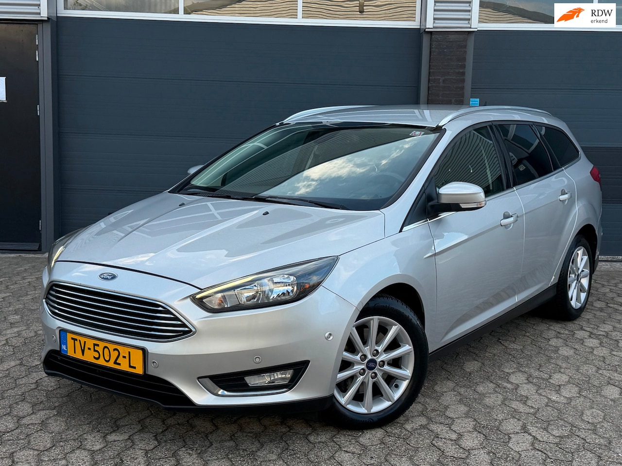 Ford Focus Wagon - 1.5 Titanium Edition|NAVI|CAMERA|KEYLESS|CLIMA|CRUISE|PDC - AutoWereld.nl