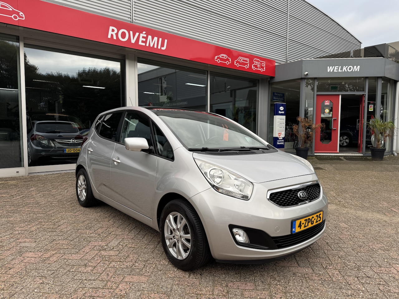 Kia Venga - 1.4 CVVT Vibe Trekhaak, Panorama dak, Cruise, Bluetooth, Camera, Navi. - AutoWereld.nl