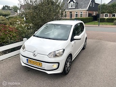 Volkswagen Up! - 1.0 high up BlueMotion AIRCO CARPLAY NAVIGATIE NETTE EN ZUINIGE AUTO