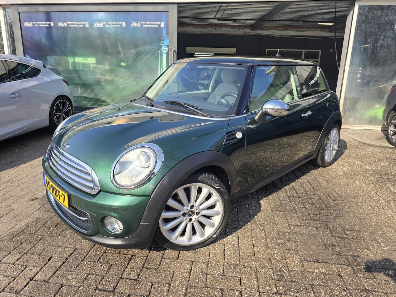MINI Cooper - Mini 1.6 10 Years II | 2E EIGENAAR | 12MND GARANTIE | NAVI | LEDER | AIRCO | CRUISE | - AutoWereld.nl