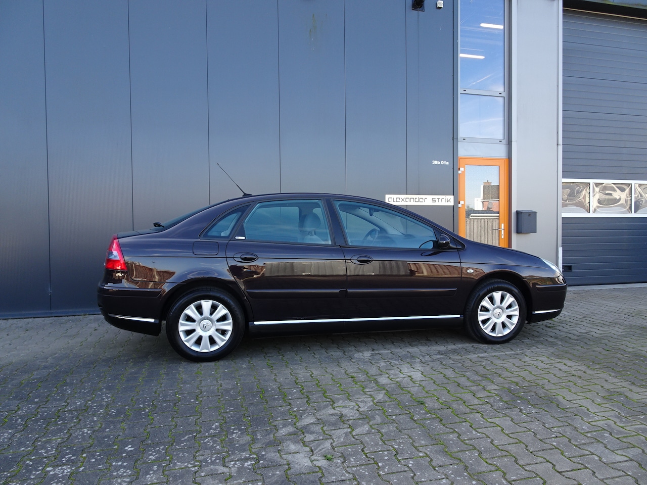 Citroën C5 - 2.0-16V Exclusive Keurige auto en goed onderhouden in de Exclusive uitvoering - AutoWereld.nl