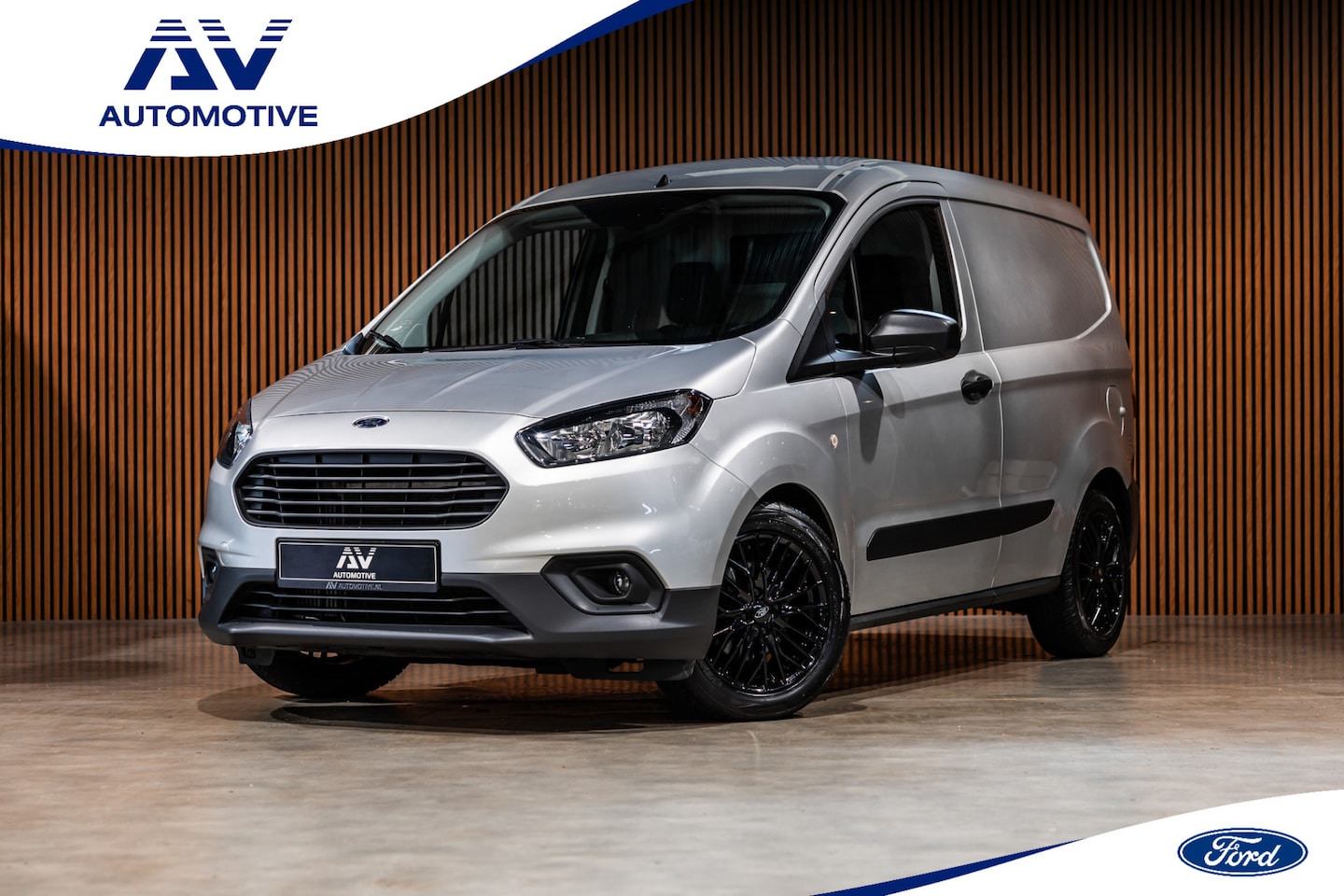 Ford Transit Courier - 1.0 100 PK | Benzine | Navigatie | CarPlay | PDC | Stoelverwarming | Cruise control | MF S - AutoWereld.nl
