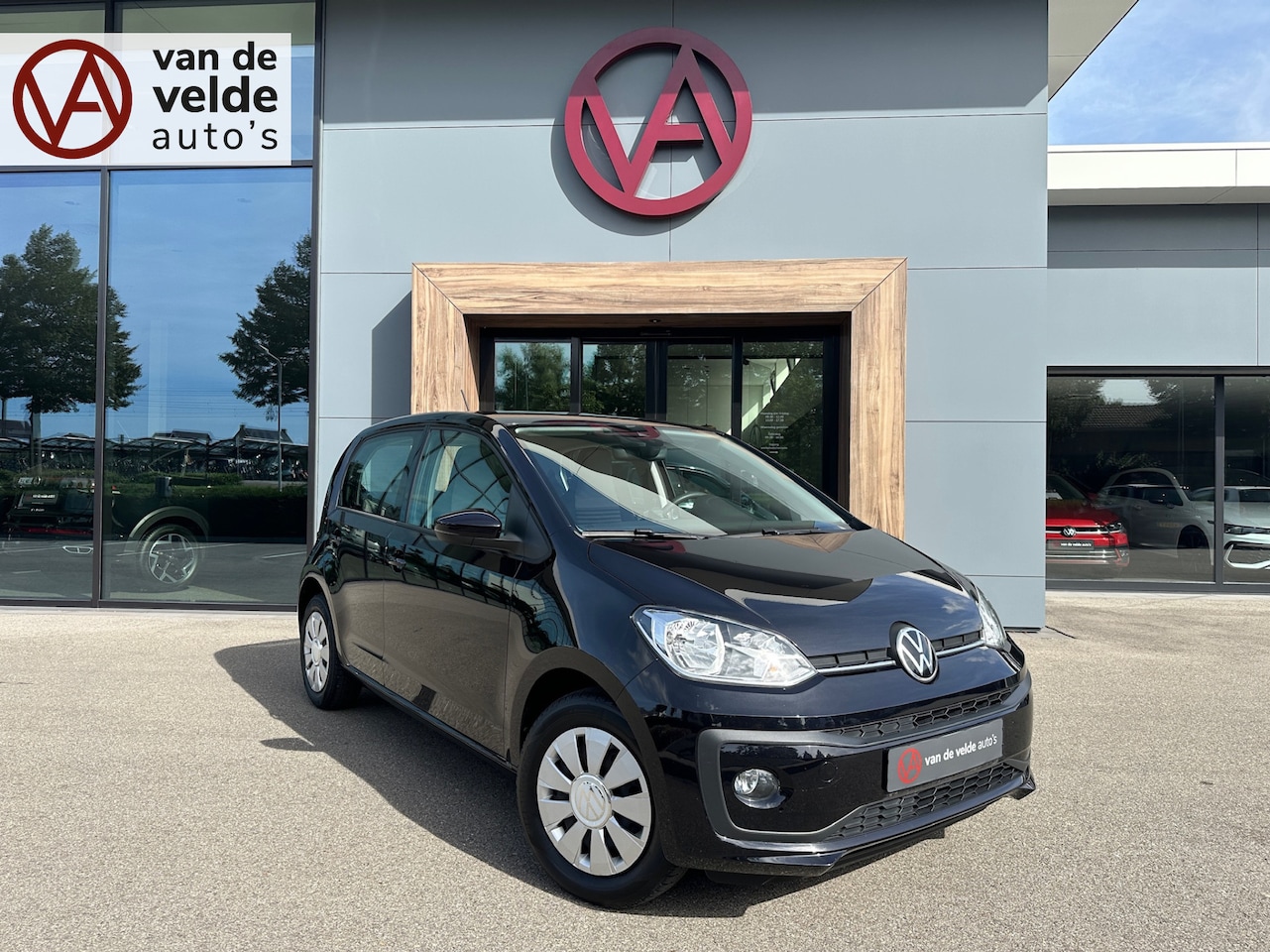 Volkswagen Up! - 1.0 65pk Move Up! Cruise | Stoelverwarming | Camera | 4-season | Mistlampen | Bluetooth | - AutoWereld.nl