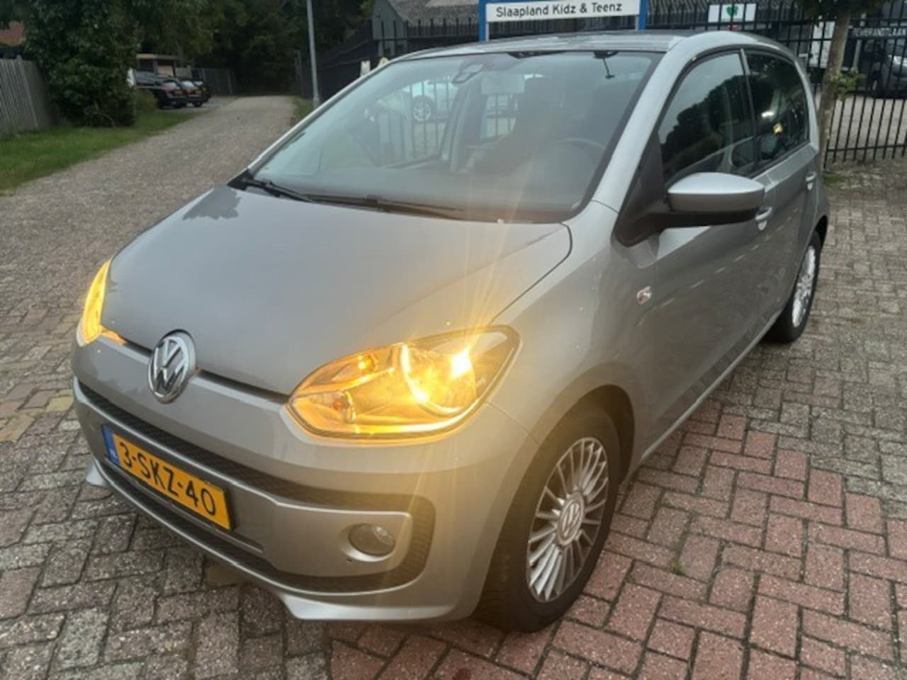 Volkswagen Up! - 1.0 high up! BlueMotion 1.0 high up! BlueMotion - AutoWereld.nl