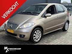 Mercedes-Benz A-klasse - 200 Elegance 16"/Leder/Stoelverwarming/Trekhaak/Cruise/Airco/Navigatie/PDC/CD wisselaar