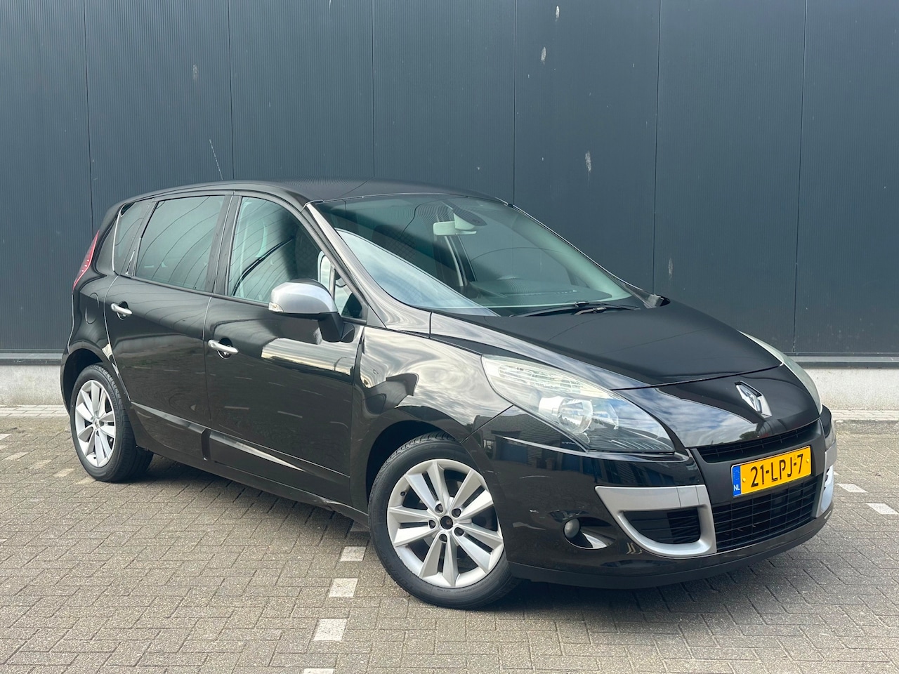Renault Scénic - 1.4 TCE Celsium* 2e Eigenaar* Navi* N.A.P.! - AutoWereld.nl