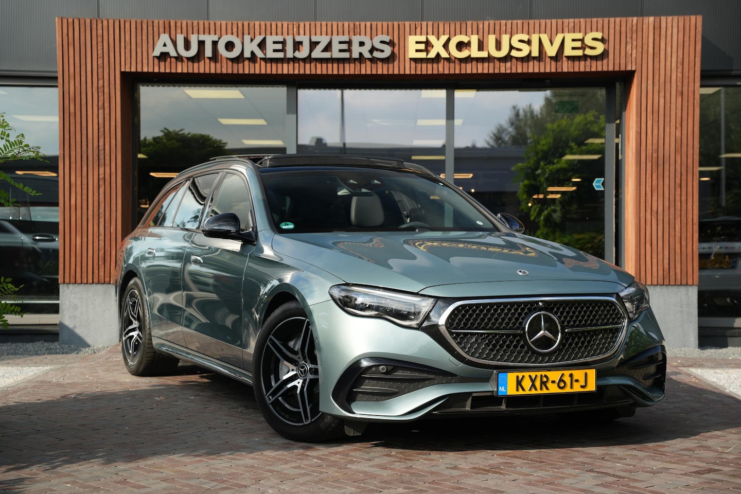 Mercedes-Benz E-klasse - 300 e Business Solution AMG Panoramadak DIGITAL LIGHT 360 Camera Adapt. Cruise Memory Trek - AutoWereld.nl