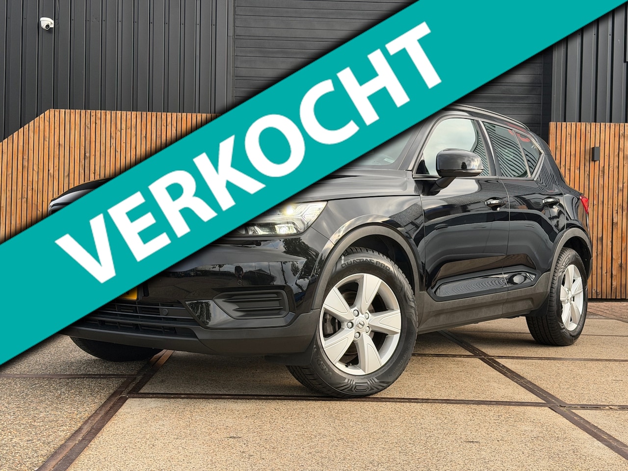 Volvo XC40 - 1.5 T2 Momentum Core Cruise Clima Camera Dealer onderhouden - AutoWereld.nl
