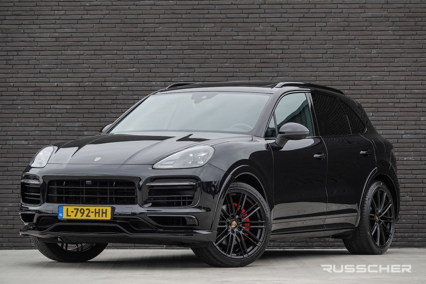 Porsche Cayenne - 3.0 E-Hybrid 462Pk | Tech Art | Sport-Design Pakket | Akrapovic | Luchtvering | Panoramada - AutoWereld.nl