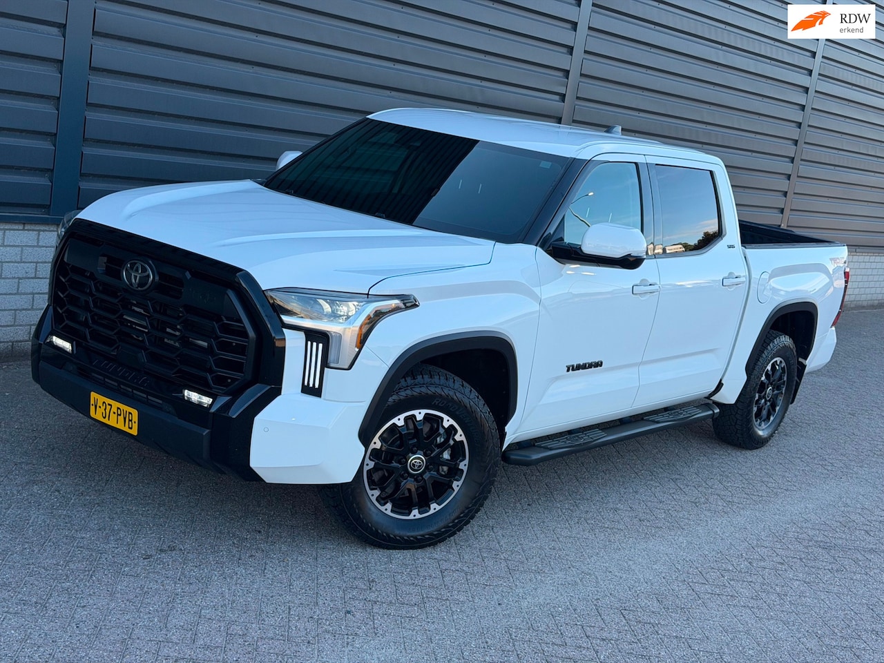 Toyota Tundra - SR5 Offroad 3.5 V6 | crew Cab | Trekhaak | 32.000KM - AutoWereld.nl