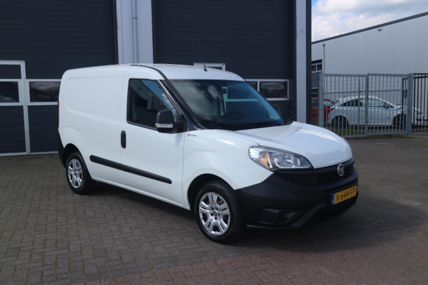 Fiat Doblò Cargo - 1.3 MJ L1H1 1.3 MJ L1H1 - AutoWereld.nl