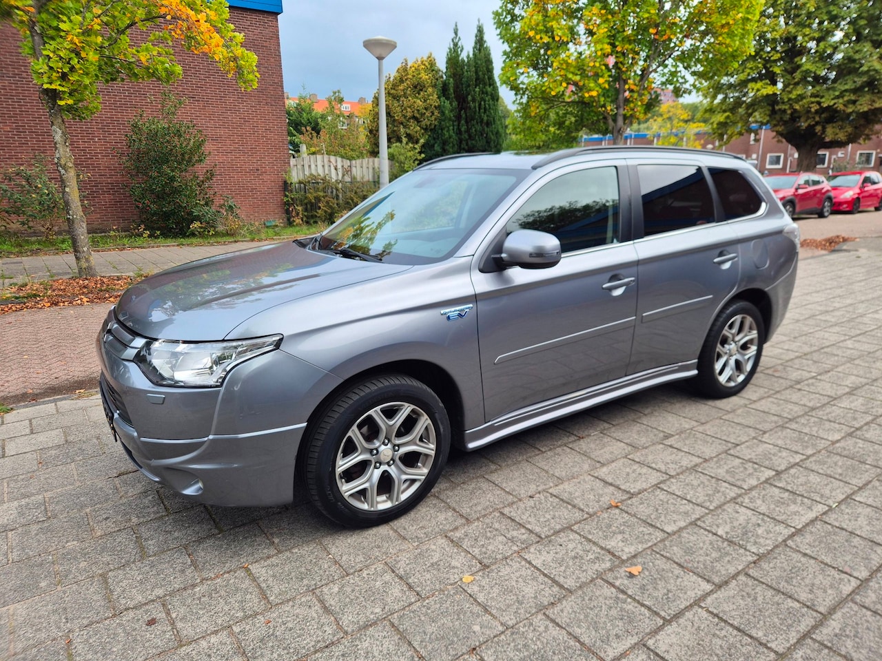 Mitsubishi Outlander - 2.0 PHEV instyle 2.0 PHEV instyle+ - AutoWereld.nl