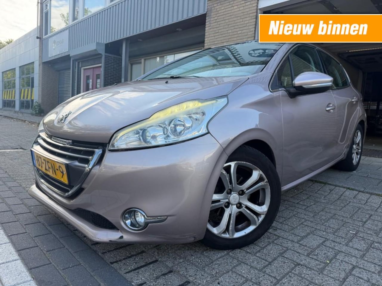 Peugeot 208 - 1.6 VTi Allure PANORAMA LEER CLIMA NAVI LMV RIJDT GOED NAP APK 1-2027 - AutoWereld.nl
