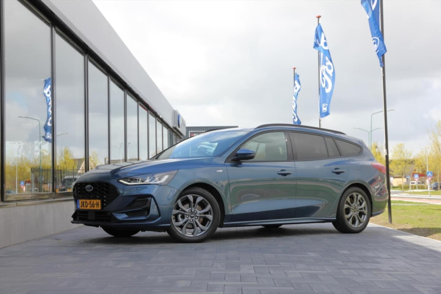 Ford Focus Wagon - Hybrid 125pk ST-Line | Adaptive Cruise | Winter Pack | Rijklaarprijs! - AutoWereld.nl