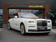 Rolls-Royce Phantom - 6.7 V12 Starlight Headliner Rear Theatre Individual Rear Seats 22-Inch Polished Wheels