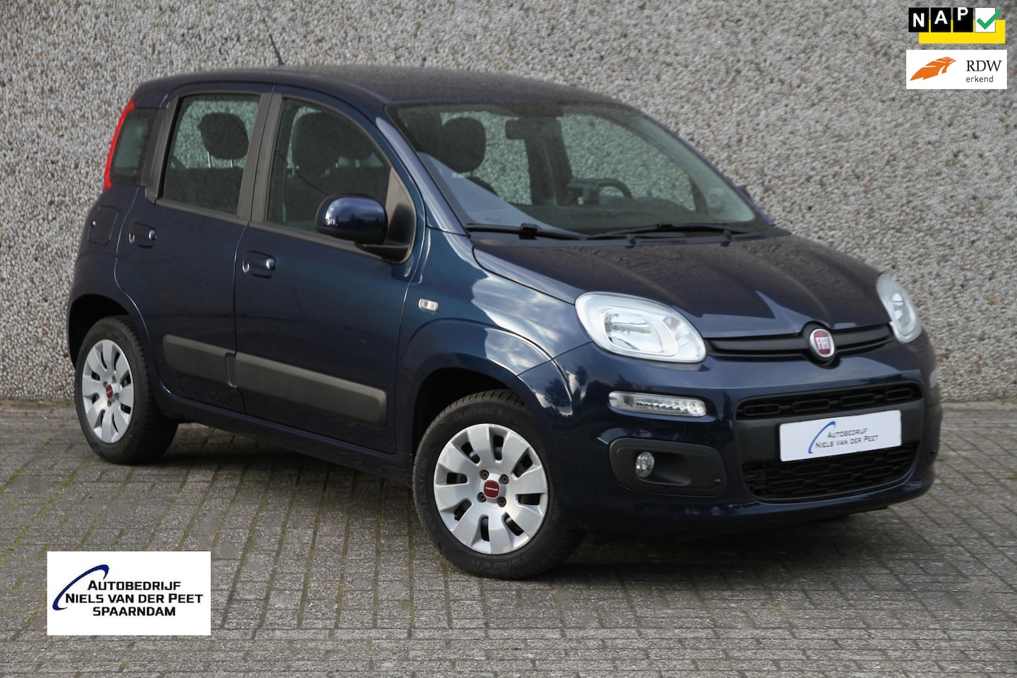 Fiat Panda - 0.9 TwinAir Lounge / Airco / All season banden / Multifunctioneel stuurwiel / enz. - AutoWereld.nl