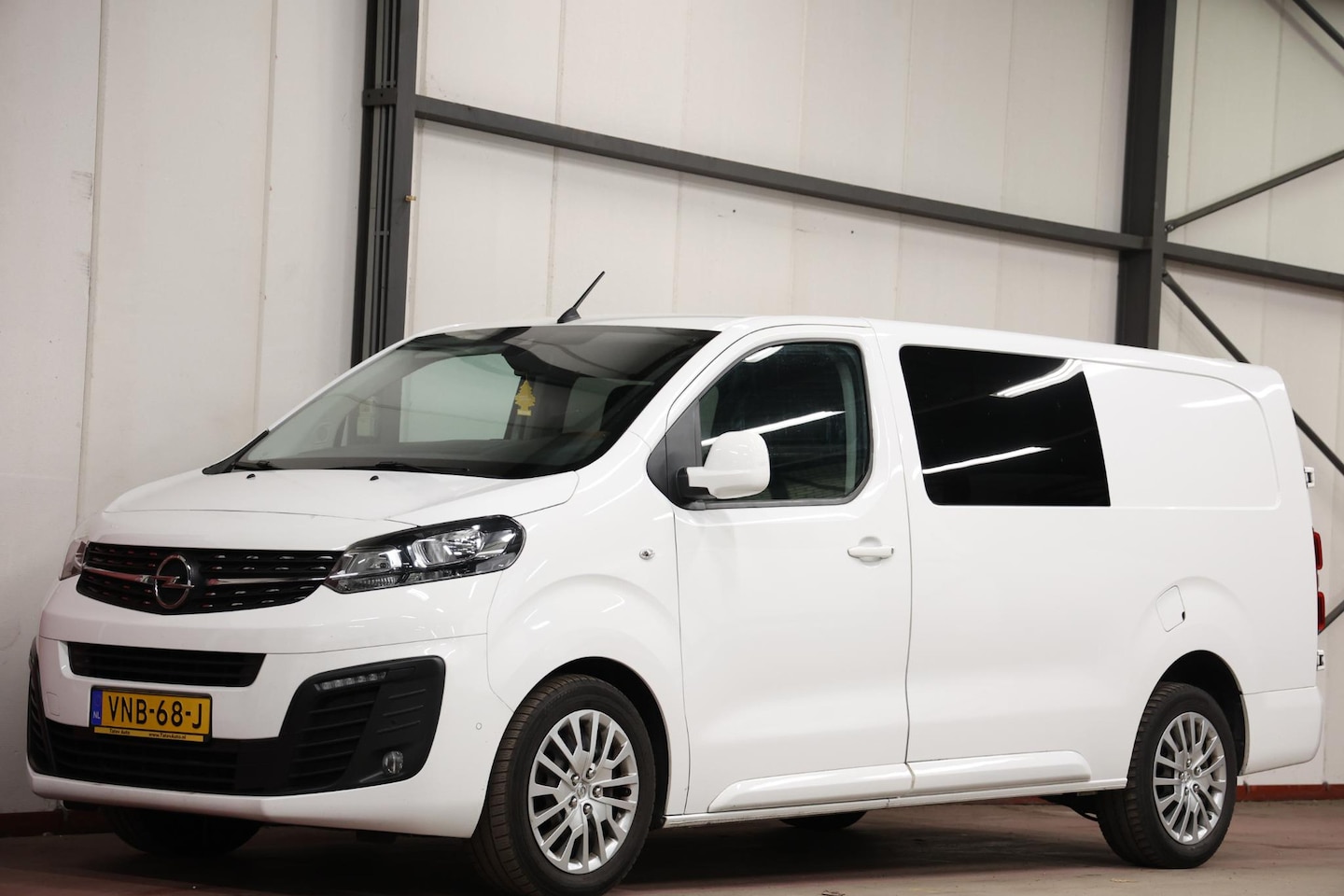 Opel Vivaro - 2.0 CDTI L3H1 LANG DC DUBBEL CABINE AUTOMAAT - AutoWereld.nl