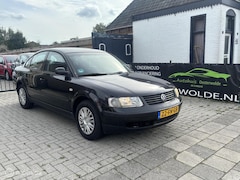 Volkswagen Passat - 1.8-5V Clima | trekhaak | cruise | nw apk
