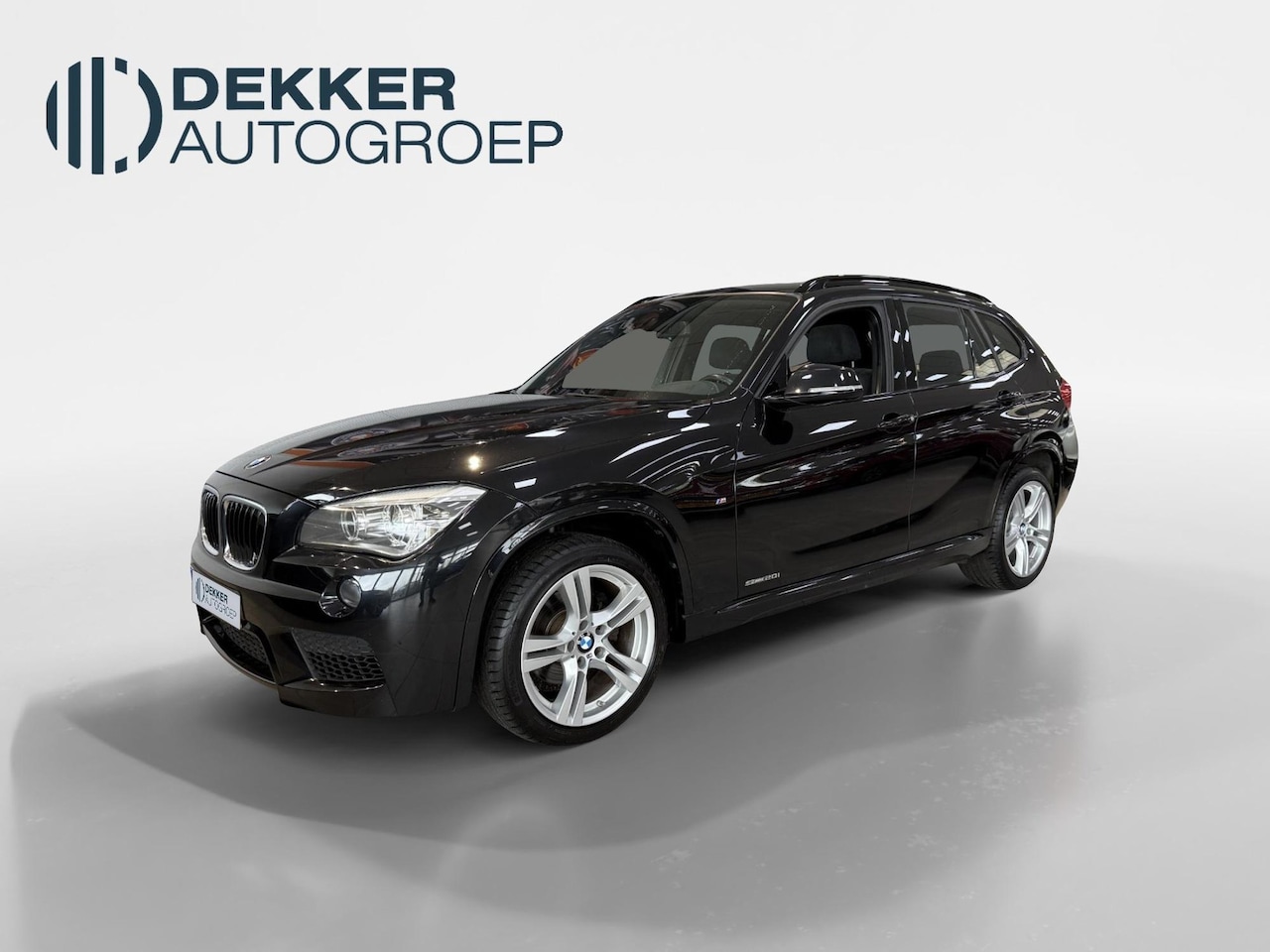 BMW X1 - sDrive 20i 184PK Automaat Limited Series met M-Pakket en Panoramadak - AutoWereld.nl