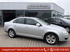 Volkswagen Jetta - 1.6 FSI Comfortline, climatronic, cruisecontrol, isofix, nette auto